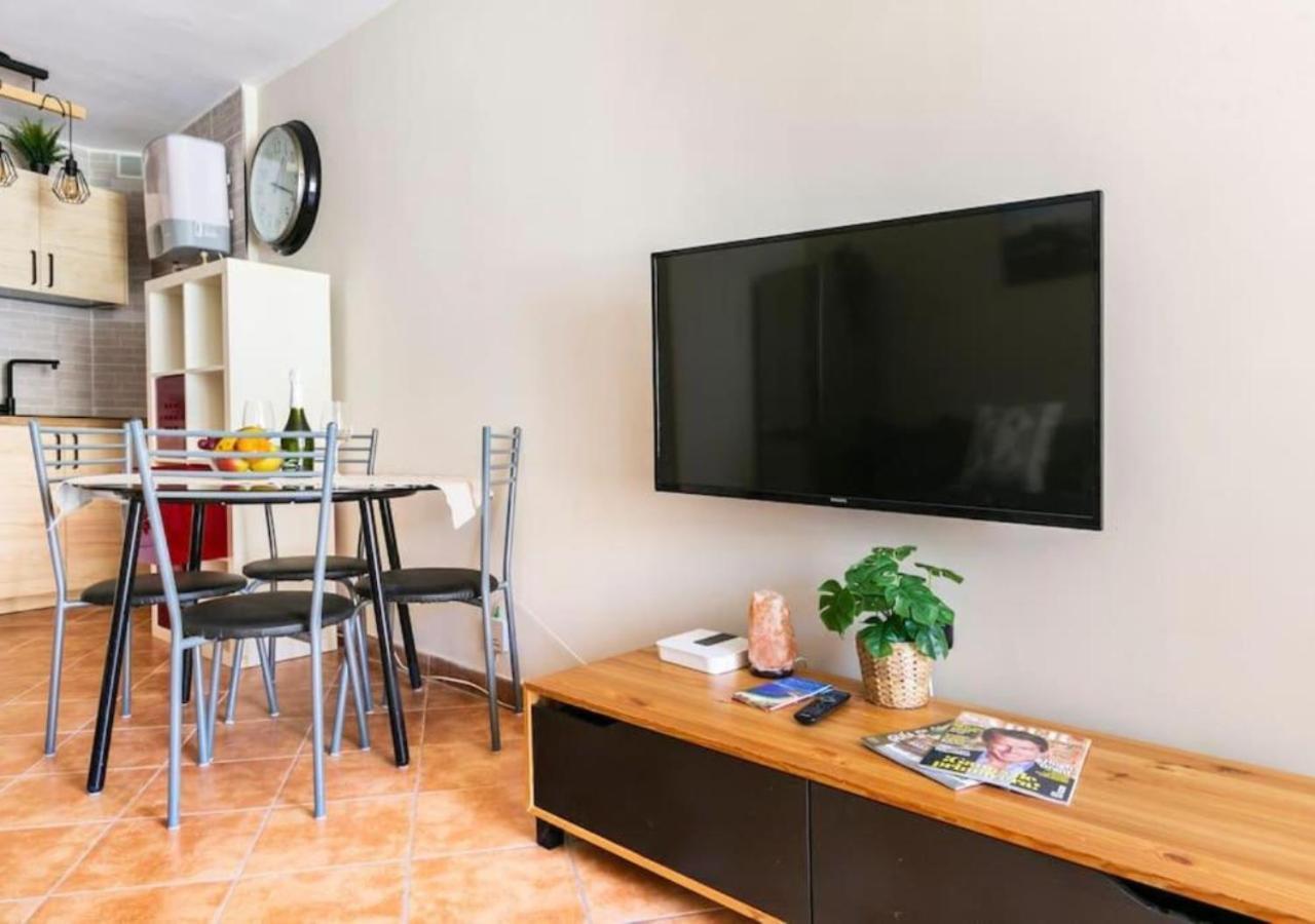 Cosy Apartment In Los Cristianos 5Min To The Ocean Exterior photo