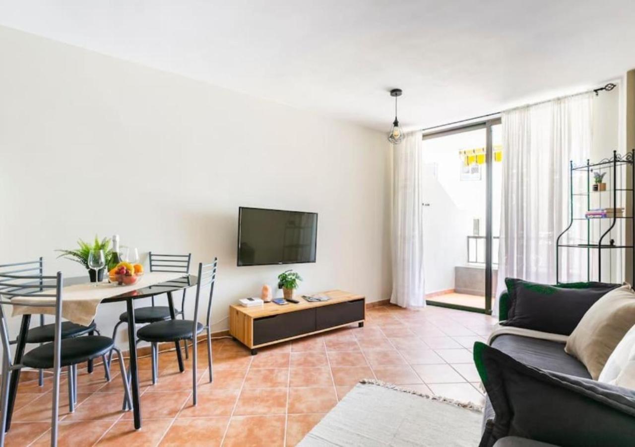 Cosy Apartment In Los Cristianos 5Min To The Ocean Exterior photo