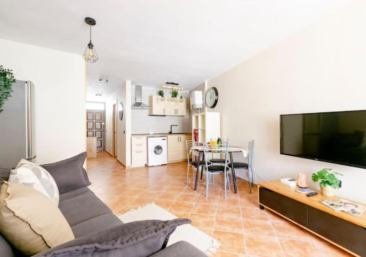 Cosy Apartment In Los Cristianos 5Min To The Ocean Exterior photo