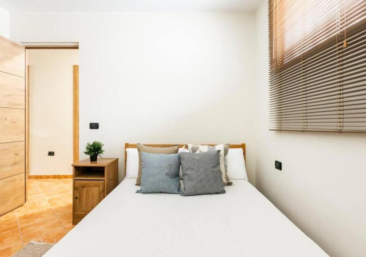 Cosy Apartment In Los Cristianos 5Min To The Ocean Exterior photo