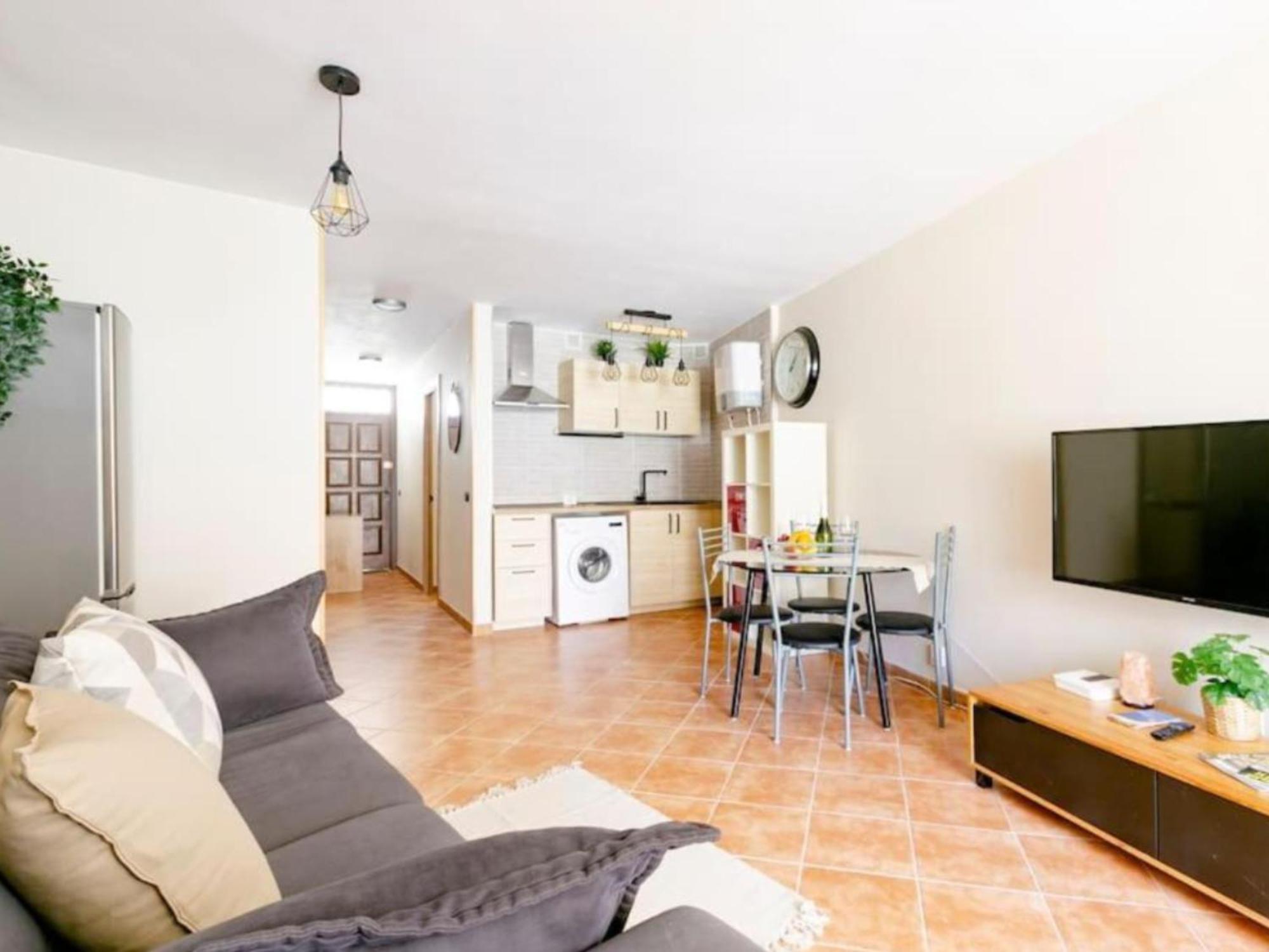 Cosy Apartment In Los Cristianos 5Min To The Ocean Exterior photo