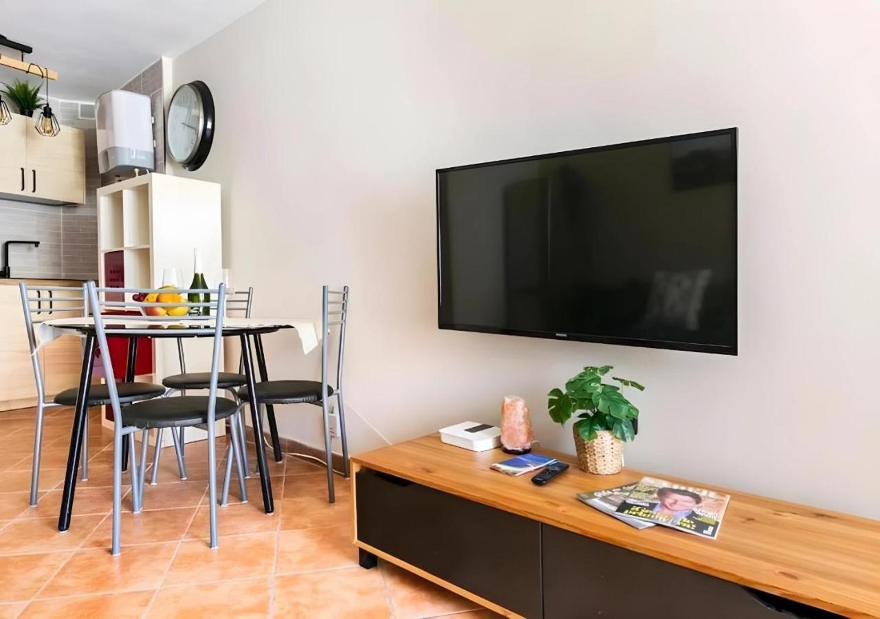Cosy Apartment In Los Cristianos 5Min To The Ocean Exterior photo